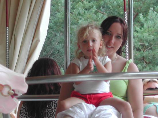 Severine et Loryne a Nigloland au mois d'aout 2009